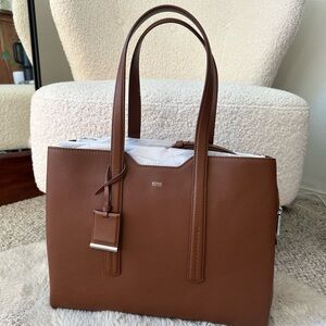 HUGO BOSS Elegant Brown Leather Tote